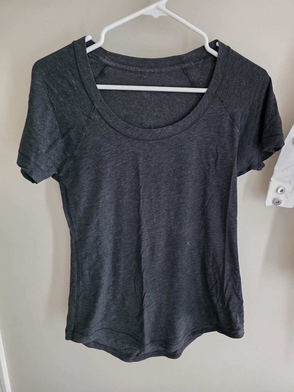 lululemon athletica Women's Short Sleeve Scoop Neck Tee - Charcoal Heather